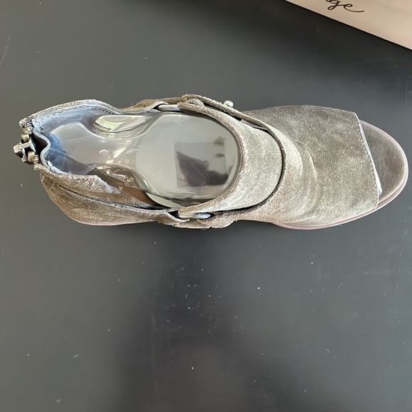 [Crown Vintage] Sage Green Open Toe Booties - Picture 4 of 6